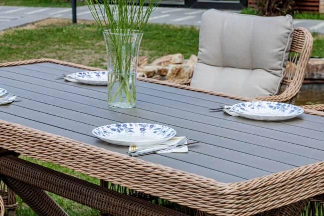 Обеденный комплект ISABELLA из искусственного ротанга