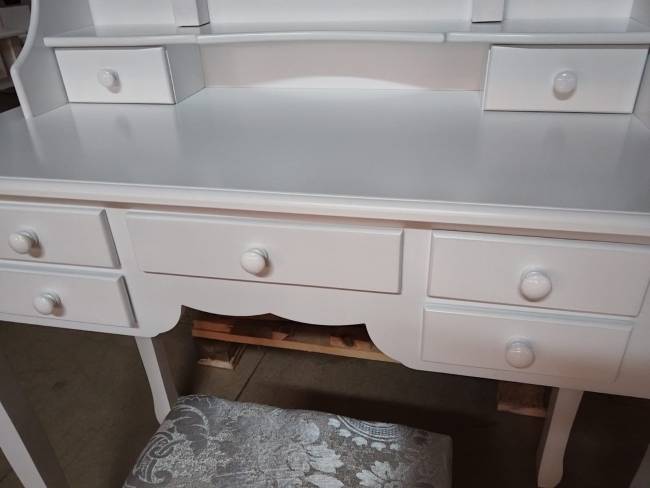 Туалетный столик S023