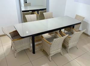 LUDWIG + AMELIA обеденный комплект бежевого цвета