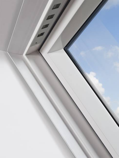 Пластиковое мансардное окно PTP-V U3, однокамерное