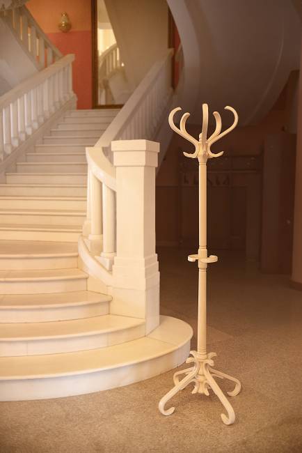 Вешалка напольная В 10Н белый ясень Вешалка напольная В 10Н белый ясень