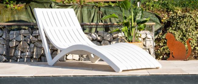 Шезлонг-лежак пластиковый Slim белый 1800х720х700 мм Шезлонг-лежак пластиковый Slim белый 1800х720х700 мм